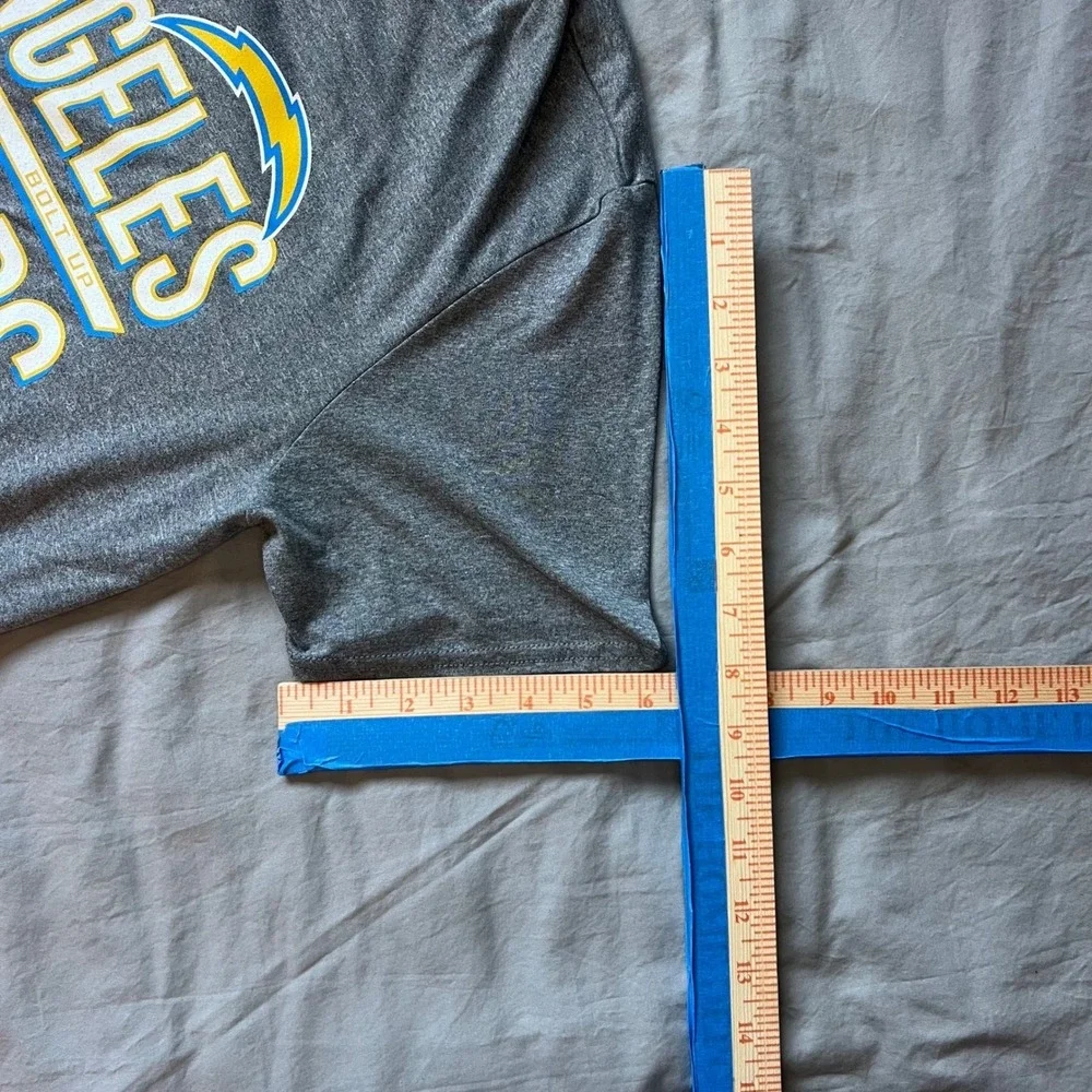 Los‎ Angeles Chargers T-Shirt Mens Size Medium NFL Team Apparel Poly Bolt Up